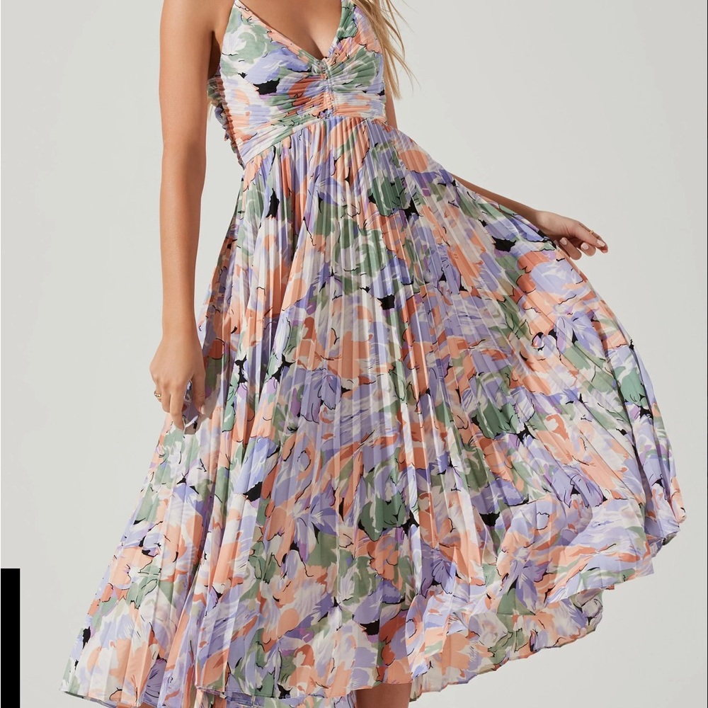ASTR the label Blythe floral plisse midi dress